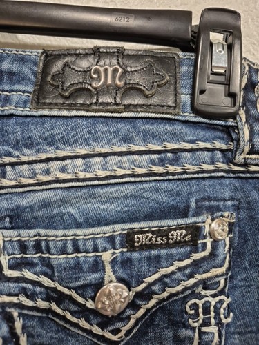 Miss Me “Chloe” Jeans Boot Cut 26x32 embroidered’cowboy Distressed - Picture 16 of 16
