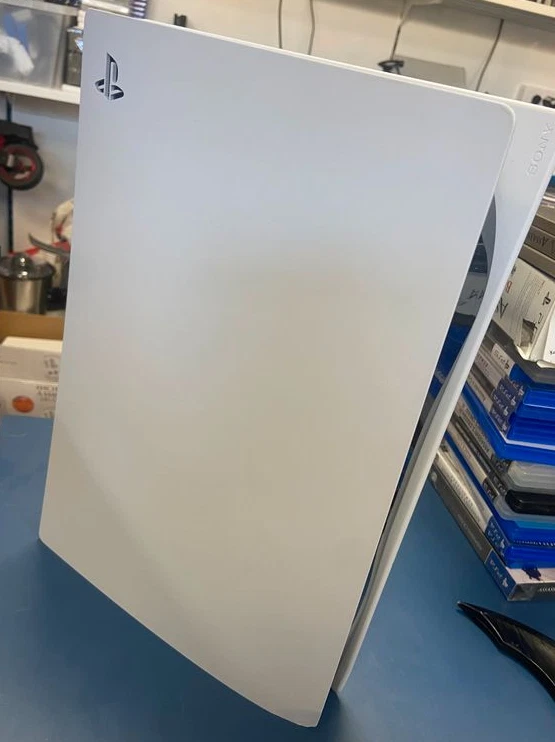 [Sony] PlayStation 5 Slim - Digital Edition - 1To - Très bon état - Photo 1/1