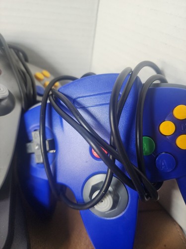 Nintendo 64 N64 Console Bundle W/ 3 Games, 5 Controllers, & 2 Memory Card . - Picture 5 of 17