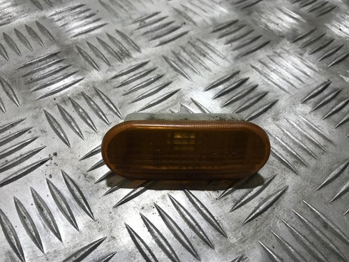 3b0949117 Seitenblinker (Kotflügelblinker) Vorne Rechts 4141 Vol DE302727-25