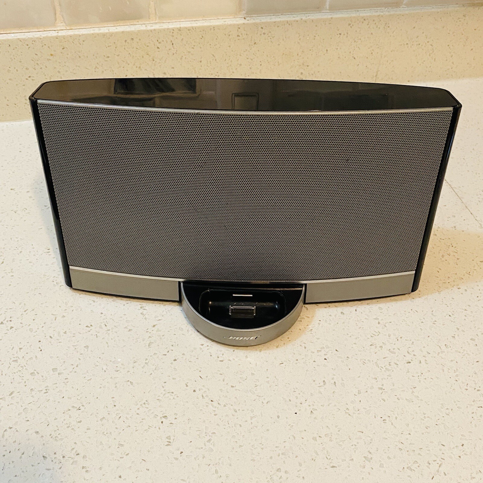 Bose SoundDock N123 Portable Digital Music System iPod Dock w/