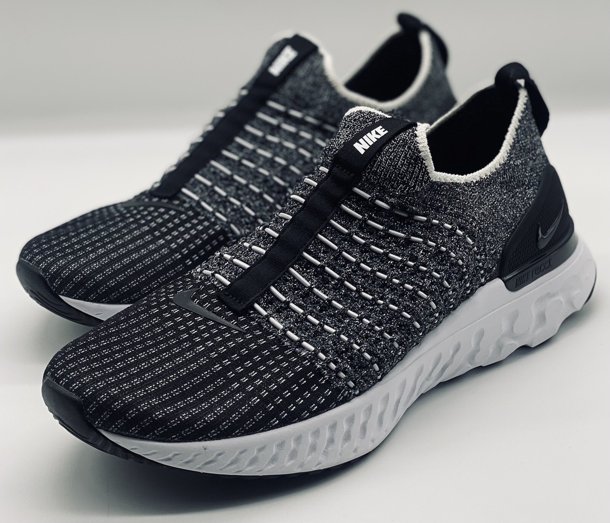 完売前に!!【Nike】☆軽量☆ React Phantom Run Flyknit 2 NEW Nike React Phantom Run Flyknit 2 Black White CJ0280-002