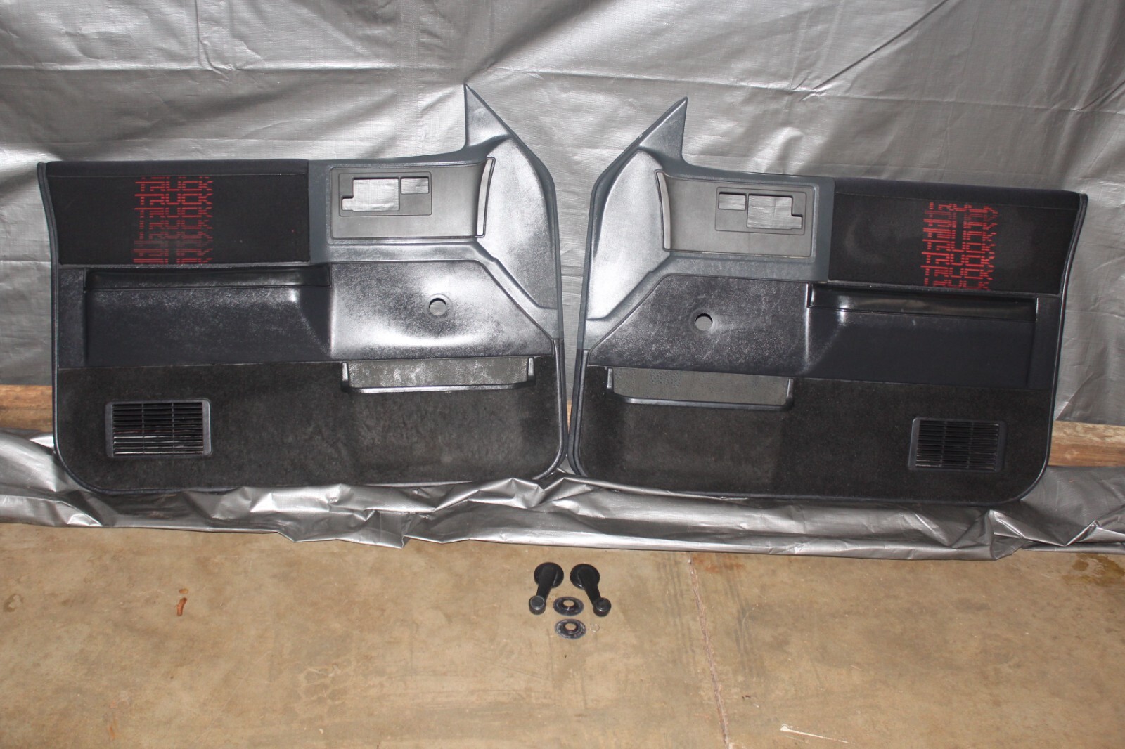 8693 Chevy s10 BLAZER Gmc SONOMA Jimmy Front DOOR PANELS w/ Trim TRUCK