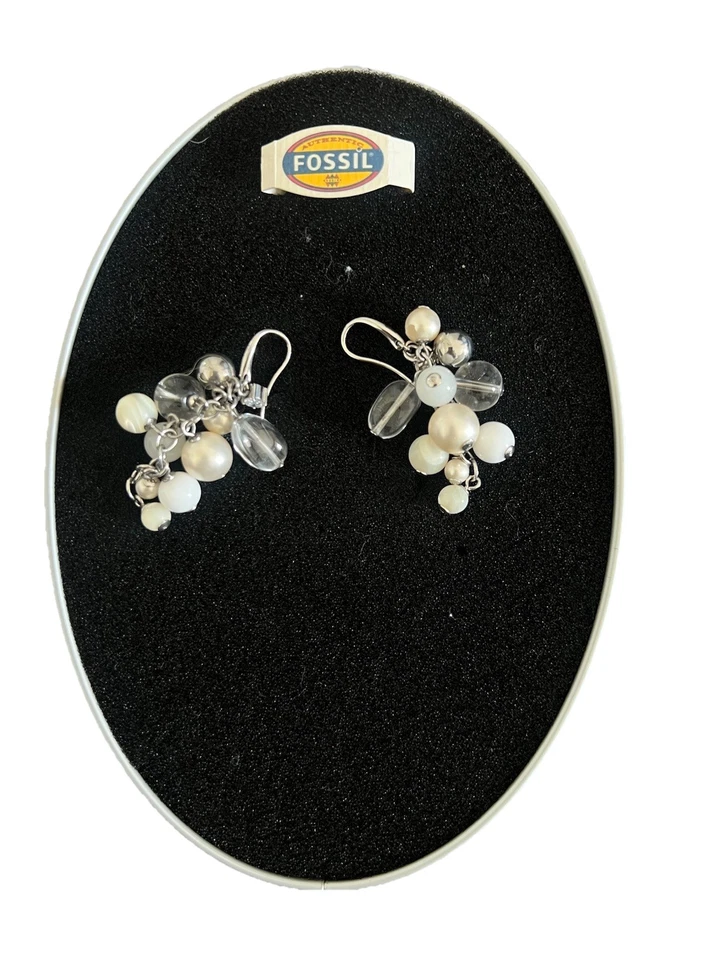 Orecchini FOSSIL In Acciaio Con Perle E Cristalli Nuovi Con Scatola In Latta - Immagine 2 di 4