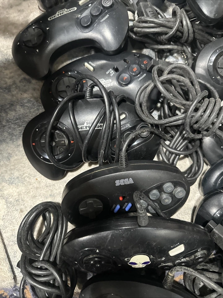 Lote De 30 Controladores Sega Genesis OEM - ¡No Probados LEER! Foto 3 de 4