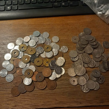 ¥ 5120 monete giapponesi yen JPY, rimanenti soldi delle vacanze, oltre cinquemila yen ¥