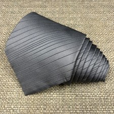 GUCCI Men's Tie Gray Silver Striped Logo 100 Silk 59" x 3 3/4" Made in Italy
