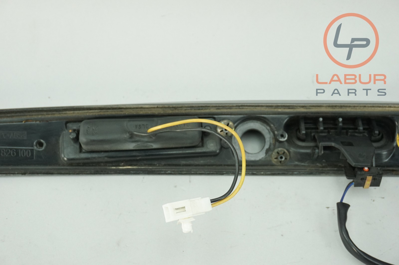 M139 03-13 Maserati Quattroporte Rear Trunk Tailgate Handle Trim Cover Z7064
