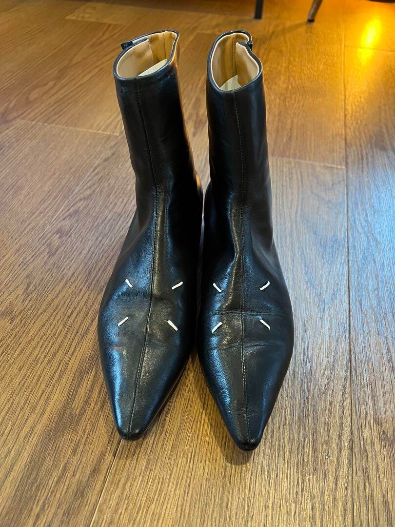 Maison Margiela Women 4-Stitch Pointed Toe Leather Kiki