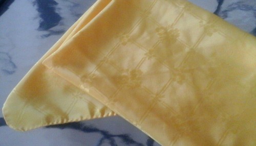 LPVINTAGE DAMEN SCHAL QUADRATISCH BLUMENDRUCK IN GELB - Bild 4 von 4