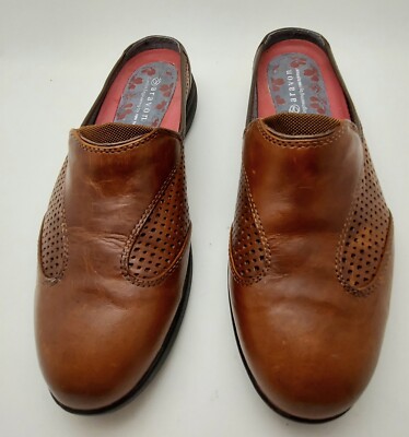 Women Aravon Comfort slip on by New Balance Leather upper