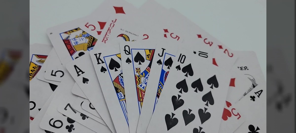 Economy Playing Cards - 6 Decks (Red and Blue Decks) 2.3/8 inches