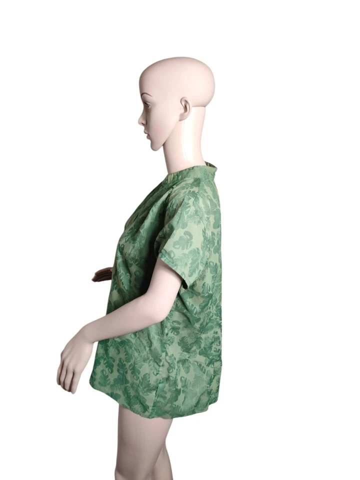 St John's Bay Top Women's Medium Green Floral Bloomcore Cottagecore Prairiecore - Image 4 of 4
