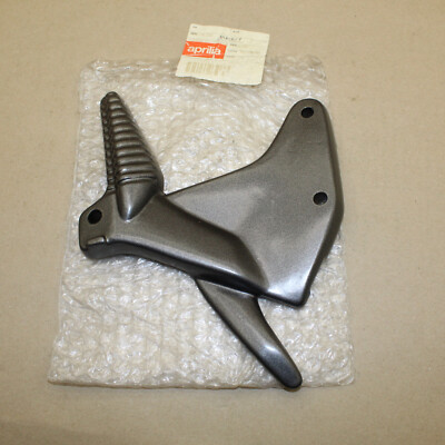 FUSSRASTENANLAGE HINTEN RECHTS APRILIA 650 PEGASO 1997-2004 AP8146750