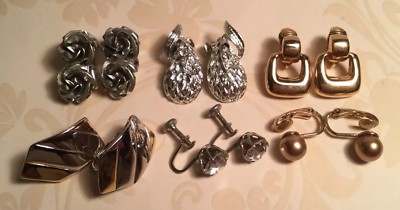 SIX MIXED PAIRS OF PRETTY VINTAGE CLIP ON EARRINGS GOLDTONE & SILVERTONE NICE