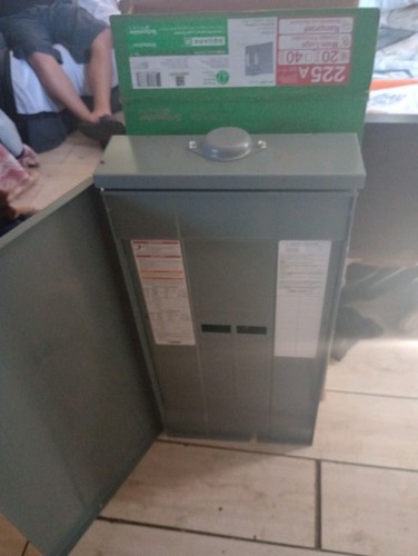 Circuit Breaker Load Center Square D - Picture 3 of 4