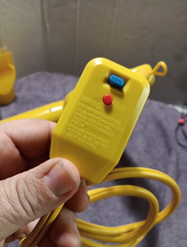 CONAIR PRO Yellow Bird Professional Hair Dryer Bright Yellow W/ Attachments - Picture 6 of 9