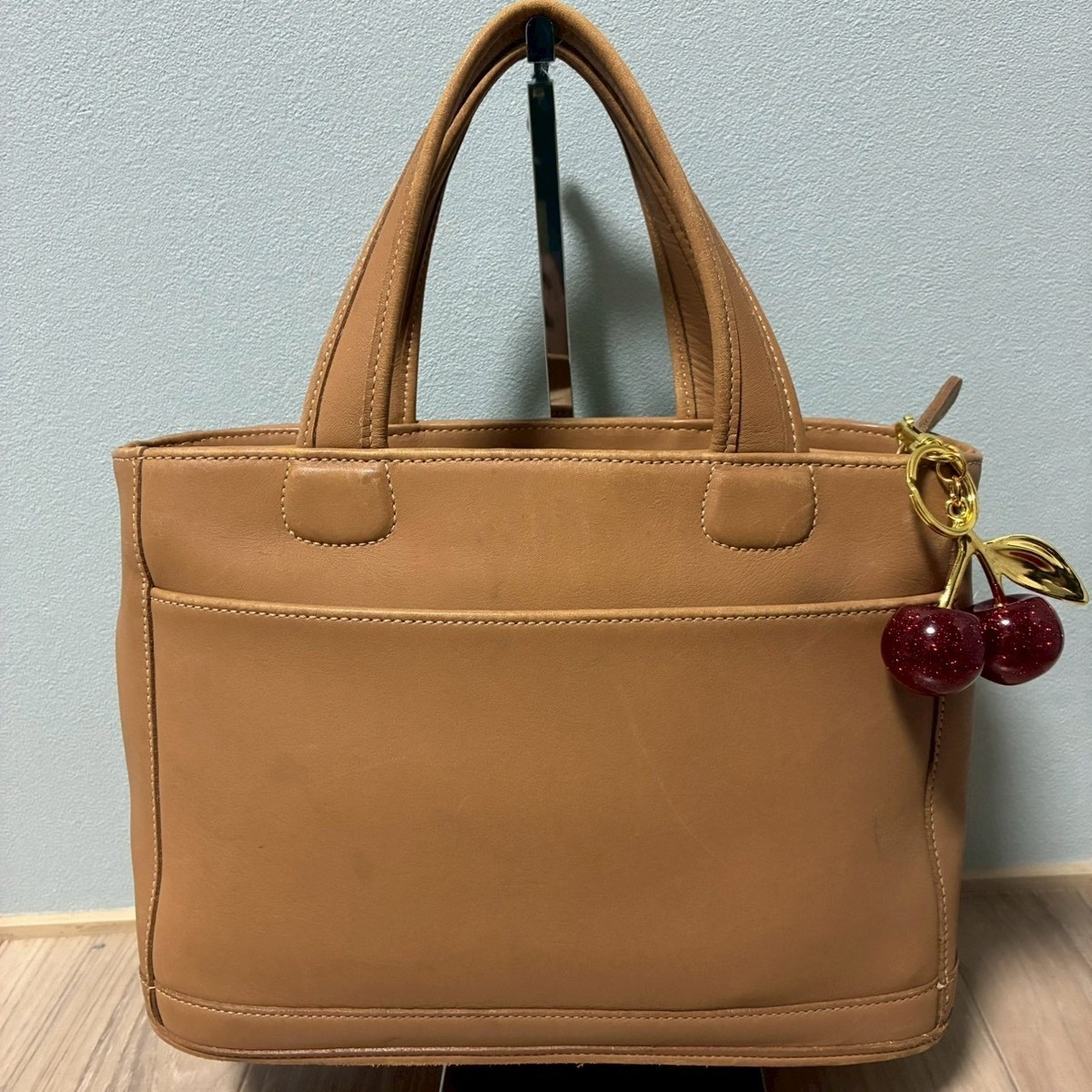 COACH 9303 Vintage Camel Leather Handbag with Original Cherry 