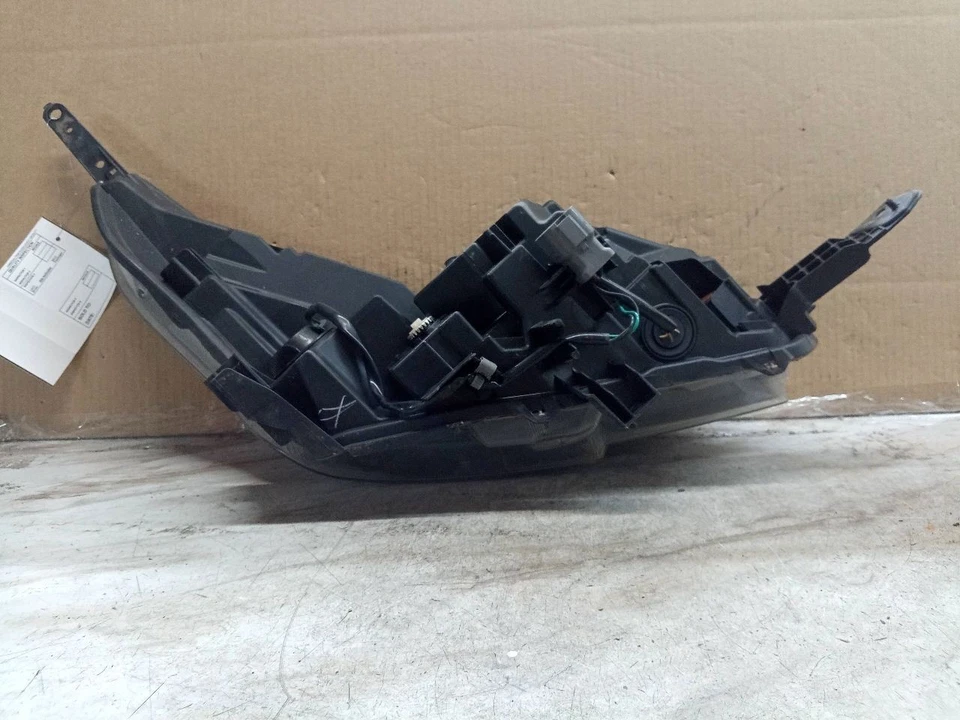 Driver Left Headlight LED Without Adaptive Fits 20 LEGACY 226612 - Image 4 of 4