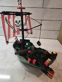 LEGO 6250 Cross Bone Clipper 100% Complete with Instructions!