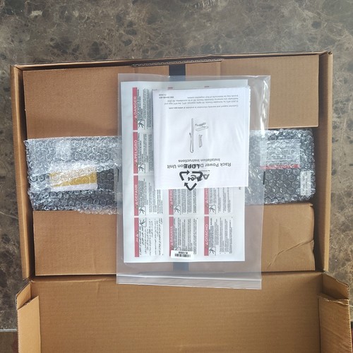 APC Rack PDU, Switched 1U/16A/208/230V with 8 Outlets (AP7921B) - 第 4/10 張圖片