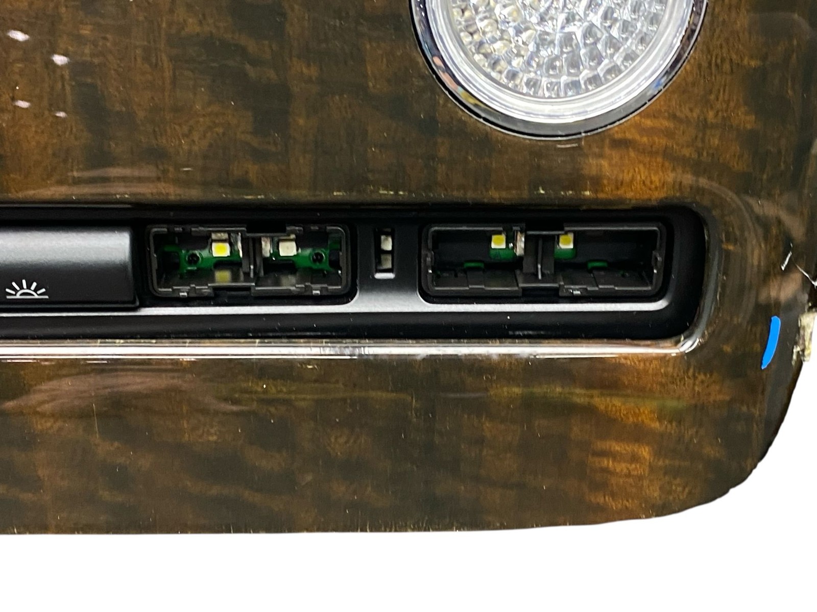 2013-2019 BENTLEY FLYING SPUR 4W 223B REAR DOME LIGHT CONSOLE TRIM *CHIPS+BROKE*