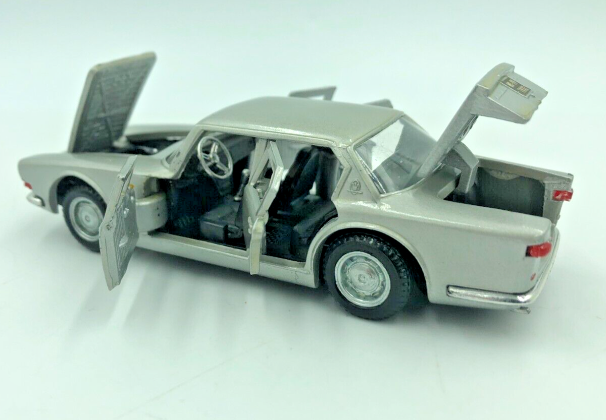 ミニカー POLITOYS M No.541 MASERATI QUATTRO PORTE 525Z Vintage 1963 Politoys M 541 Italien Maserati