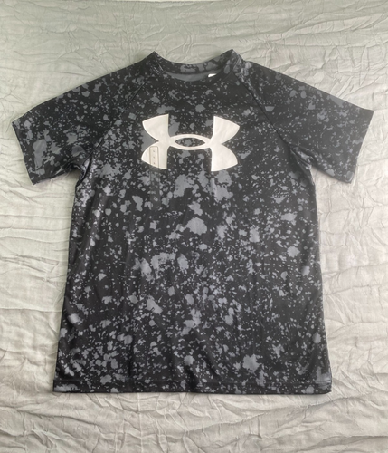 Under Armour Boys/ Youth Short Sleeve Loose Fit Tech Print Shirt Black Or Blue - Picture 5 of 8