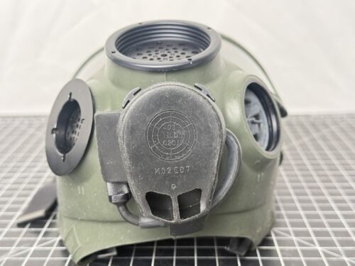 3M FR-M40-20 Full Facepiece Air Purifying Respirator Medium Green (No Box) - Picture 7 of 15