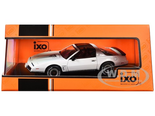 1982 PONTIAC FIREBIRD PEARL WHITE 1/43 DIECAST MODEL CAR BY IXO CLC582N22 - Picture 4 of 4