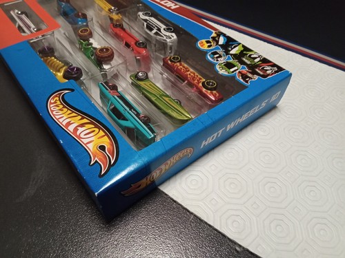 SUPERBE COFFRET HOT WHEELS 1/60 DE 10 MINIATURES DIFFERENTES COMME NEUF ge - Imagen 3 de 4