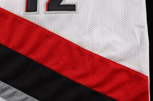 LaMarcus Aldridge Signed Portland Trail Blazers Jersey (JSA COA) 7xAll Star Cntr - Picture 5 of 11