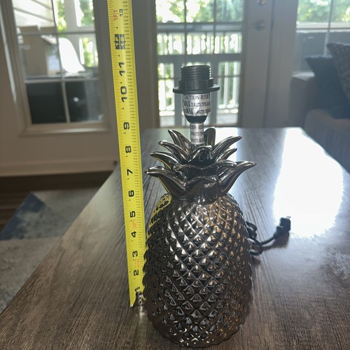 White Pineapple Porcelain Table Lamp - Picture 4 of 4