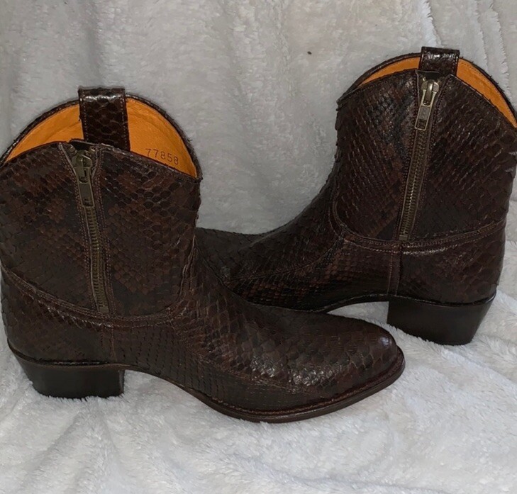 Frye Python Deborah Brown Short Boot Size 8 Gentl… - image 1