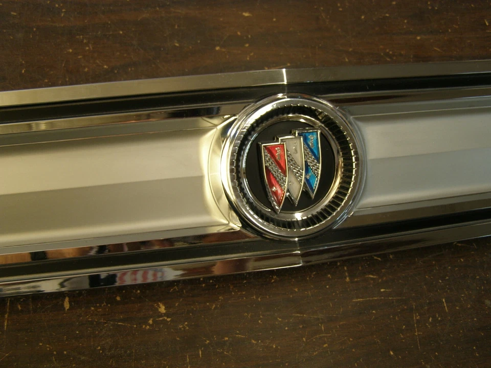 NOS OEM 1965 Buick Special Tail Panel Moulding Ornament Trim Emblem Sedan Conv. - Image 3 of 4