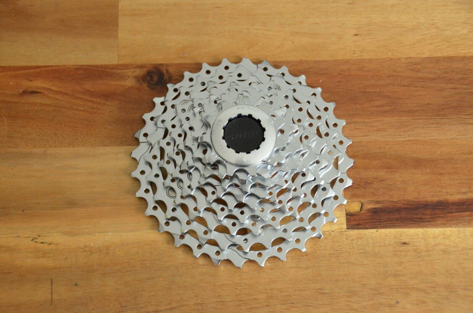New Rare SRAM PG-990 MTB Cassette 11-32T 9 speed with Gold Spider New Rare SRAM PG-990 MTB Cassette 11-32T 9 speed with Gold Spider