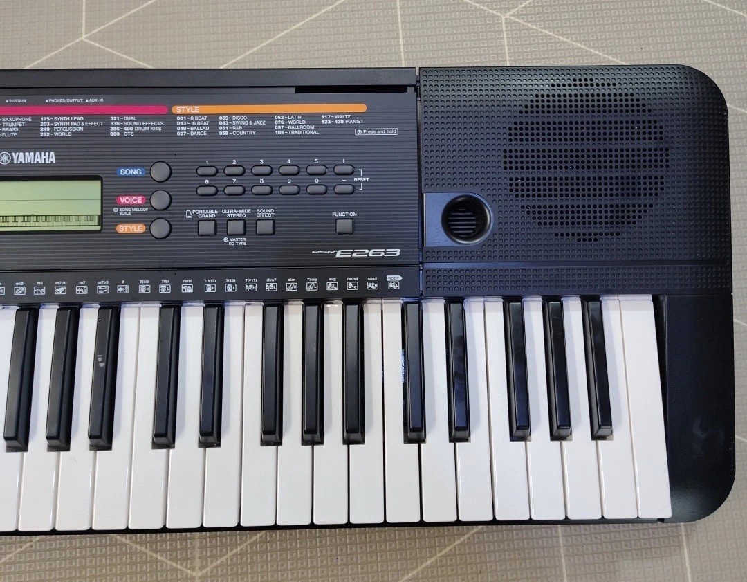 Yamaha PSR-E263 61-Key Portable Digital Keyboard Black | eBay