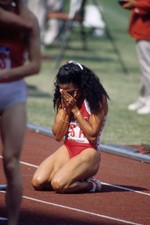 Summer Olympics USA Florence Griffith Joyner victorious kneeling d- Old Photo 1