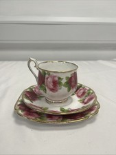 Royal Albert Old English Rose dreiteiliges Teeservice W10