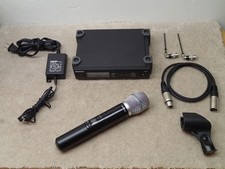 Shure SLX4 with SLX2 Beta 87A Wireless Microp...