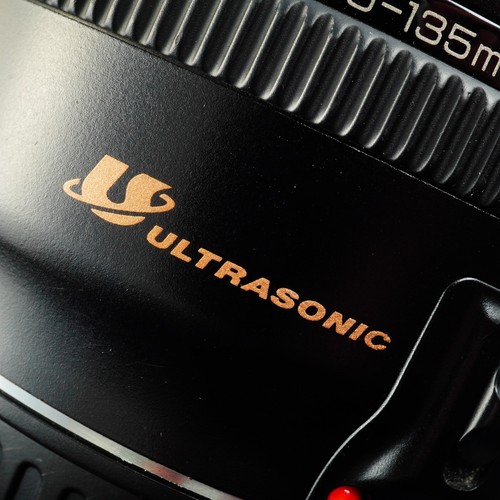 EXCELLENT Canon EF 35-135mm F/4-5.6 USM Zoom Lens - Picture 21 of 22