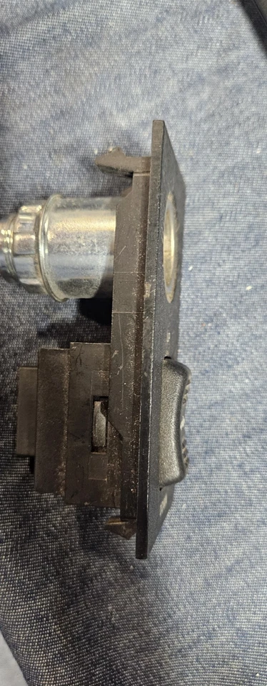 Chevy Camaro Z28 1993 1993 1995 1996 1997 1998 1999-2001 convertible interruptor superior Foto 2 de 3