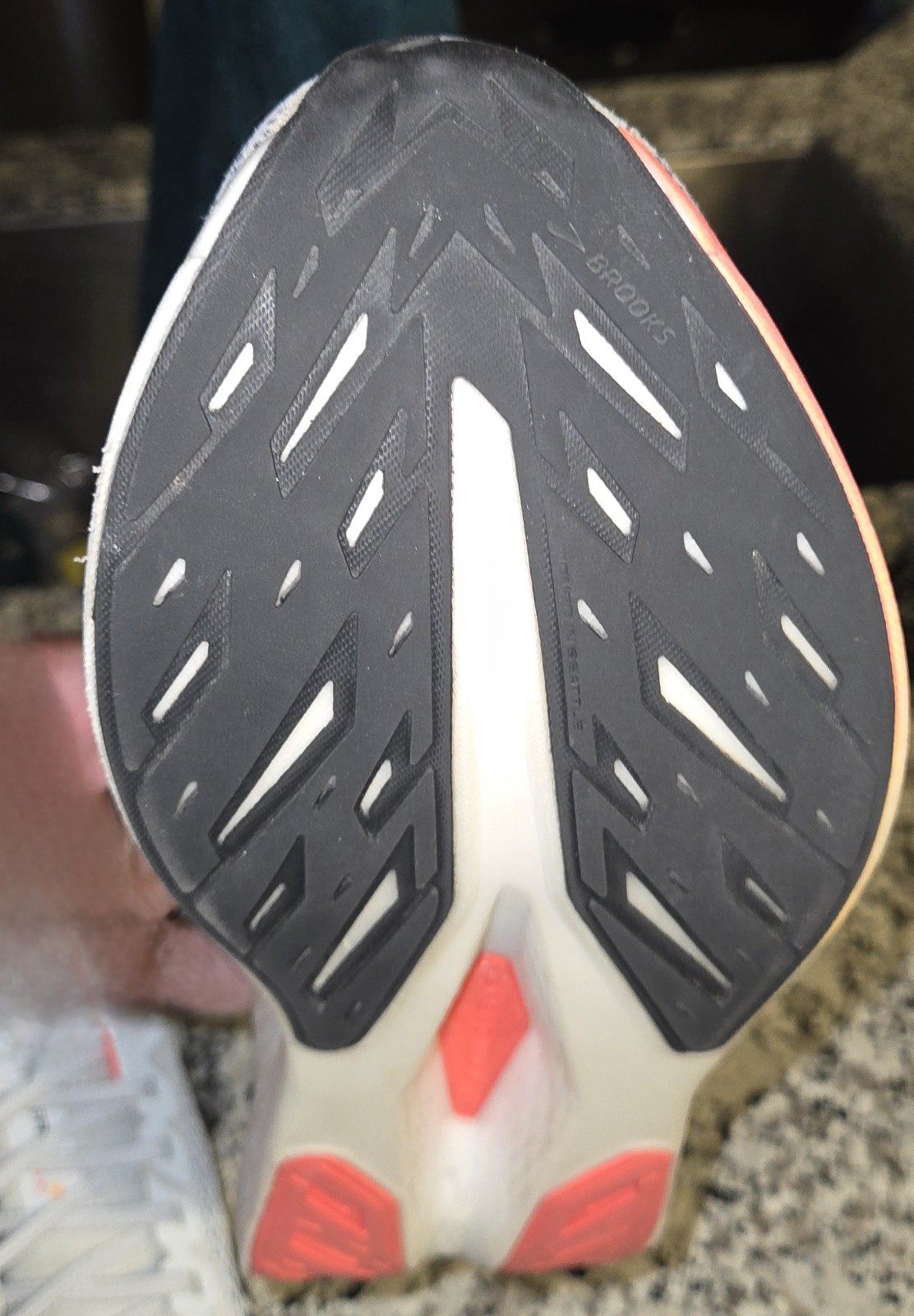 Brooks Hyperion Max 2 - image 8