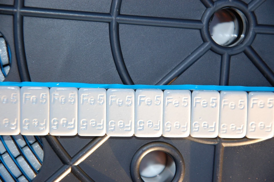 1200 x 5g Klebegewichte Rolle 6Kg Kleberiegel Grau Felgensilber Auswuchtgewicht - Bild 4 von 4