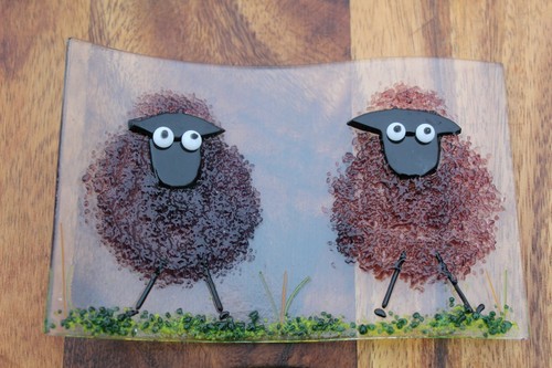 colourful naughty sheep in fused glass. They're freestanding, fun sun catchers - Picture 7 of 73