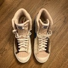 Foto 6 di 9