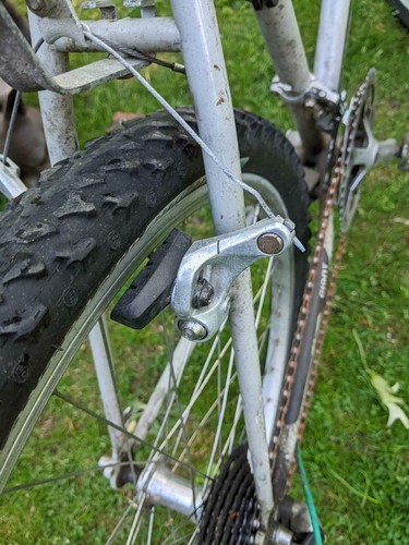VINTAGE GIANT BOULDER MEN'S MOUNTAIN BIKE 21 SPEED 23" FRAME SIZE 26" WHEELS - Picture 9 of 10