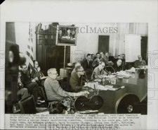 Foto de prensa 1957 Frank Brewster testifica en el juicio del comité de crimen organizado del Senado