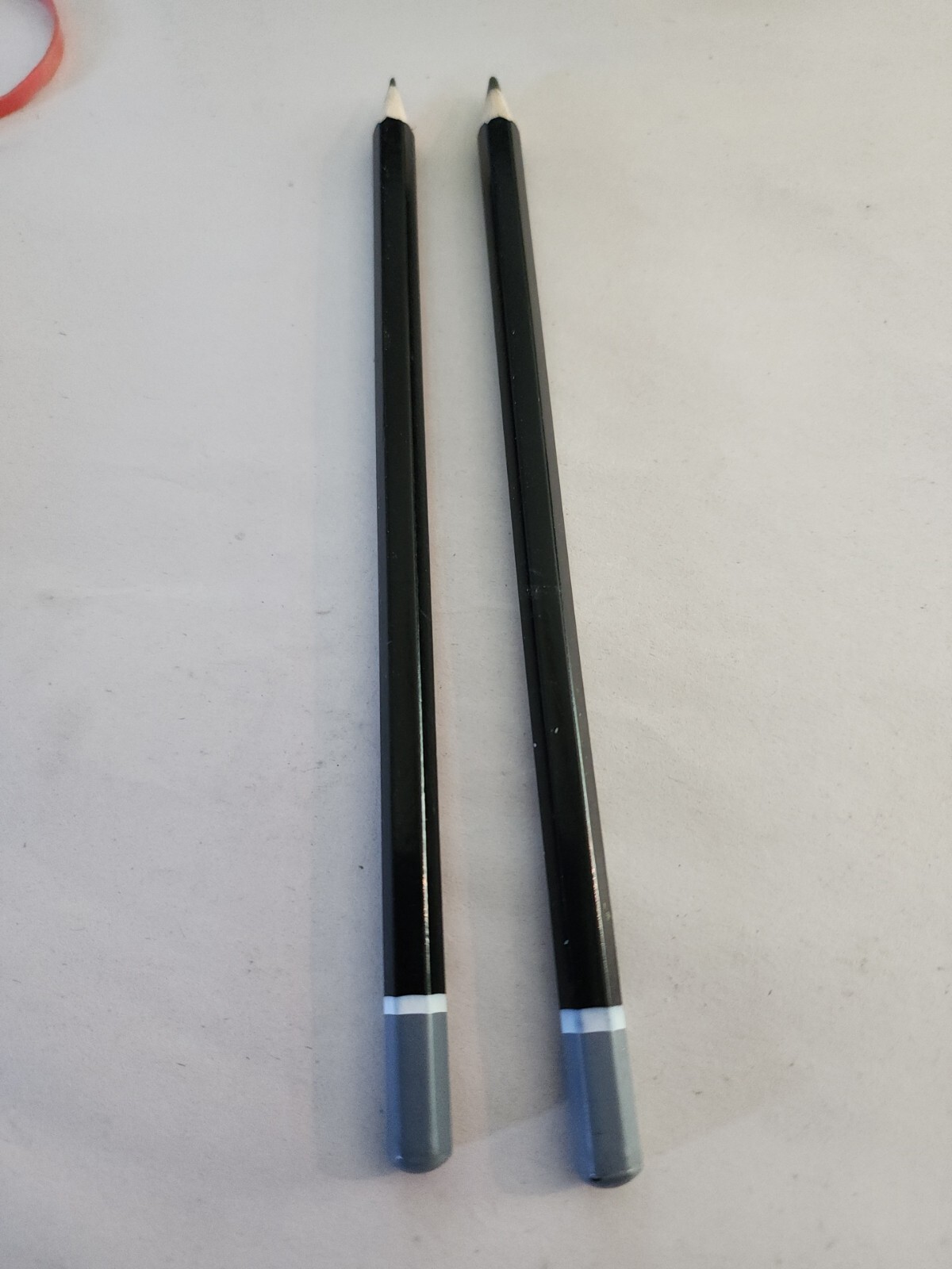 (2) Vintage Royal Graphite Pencils 3H & 6B