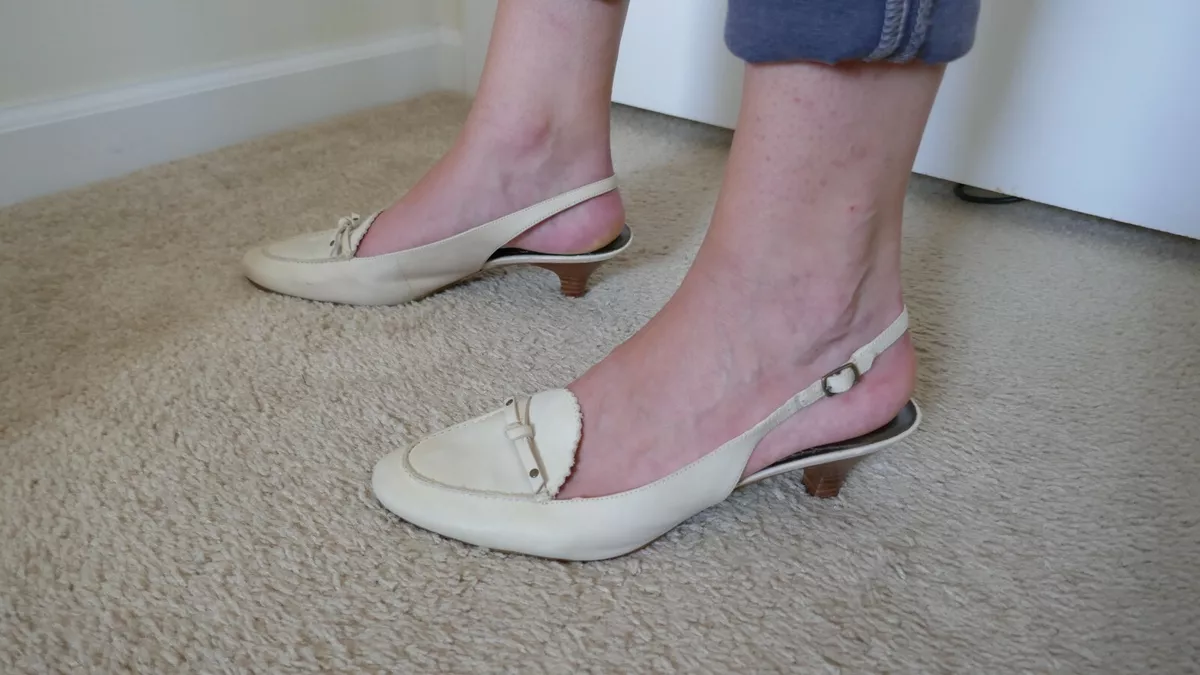 EASY SPIRIT SLING BACK WHITE HEELS EASY SPIRIT SIZE 10 COMFORT